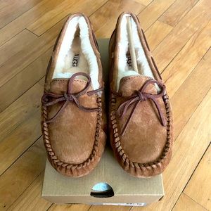 UGG slippers - NEVER WORN